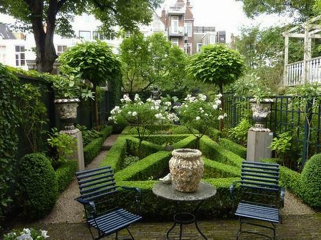 Nếu nhà bạn ở phố thì có thể tham khảo khu vườn này